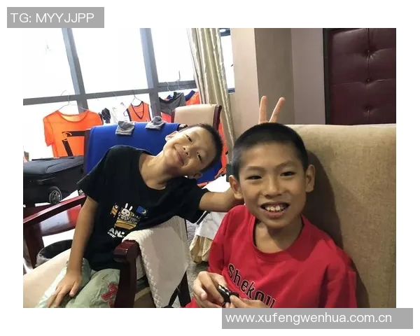 芬奇称赞迪林厄姆训练营表现出色强调其突分接球投篮任务