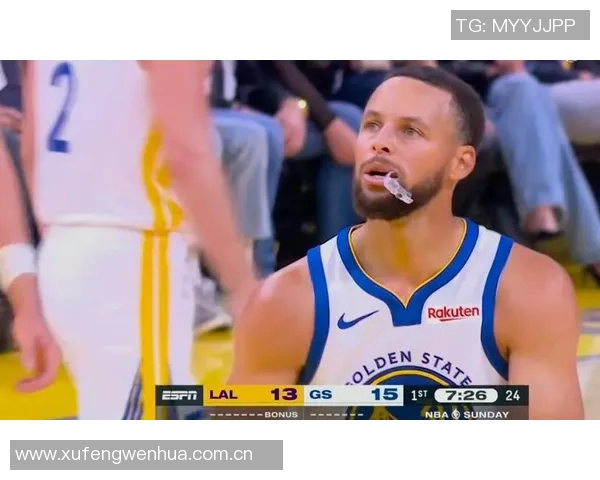 布朗尼被包夹失误库里反击背传希尔德意外失球引发争议