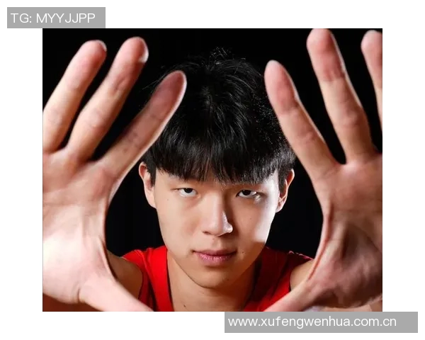 杨瀚森单节狂砍14分震撼全场撕裂之城见证惊艳个人秀 杨瀚森单节狂砍14分震撼全场撕裂之城见证惊艳个人秀