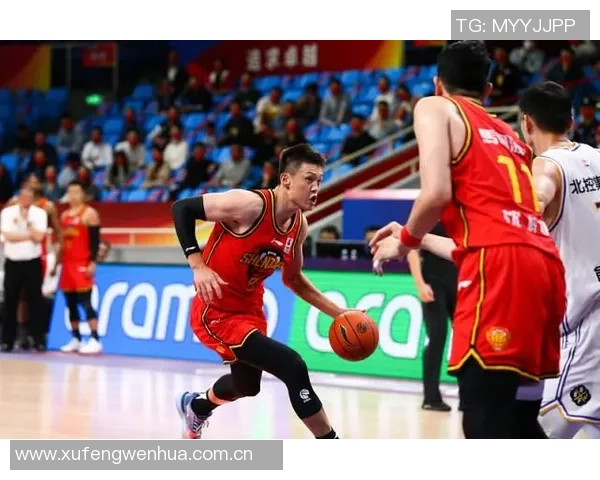 芬奇盛赞迪林厄姆表现出色快节奏打法助力队友轻松得分