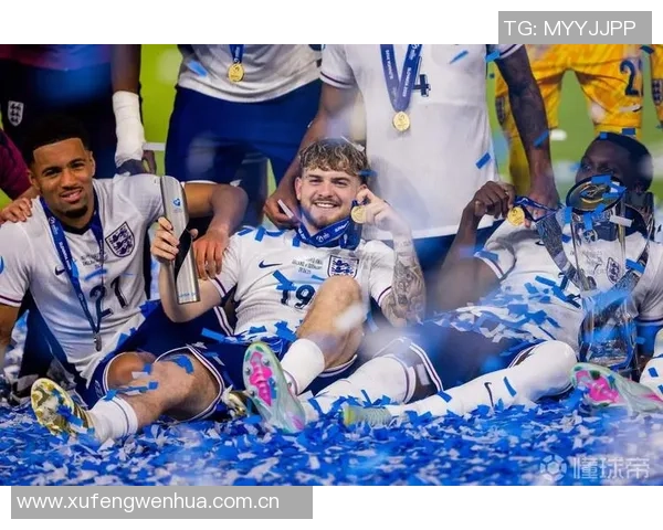 PFA特别贡献奖颁给埃利奥特以表彰其在U21欧洲杯中的卓越表现 PFA特别贡献奖颁给埃利奥特以表彰其在U21欧洲杯中的卓越表现