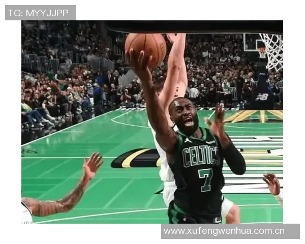 杰伦布朗赞沃尔什日益成长期待他在赛场上的精彩表现 杰伦布朗赞沃尔什日益成长期待他在赛场上的精彩表现